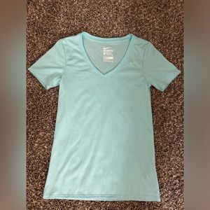 💙Nike Top size: small